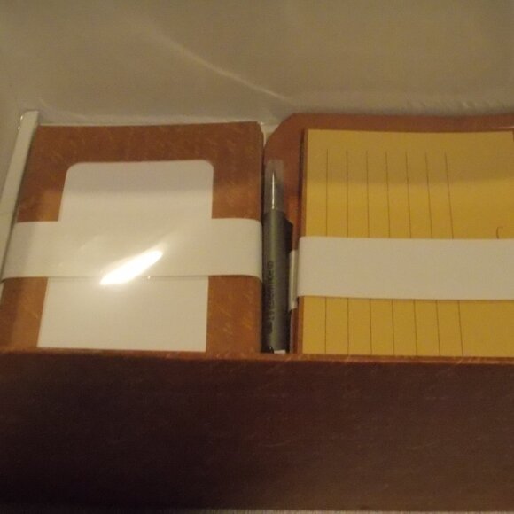 NWT photo storage box with accessories - Picture 4 of 5